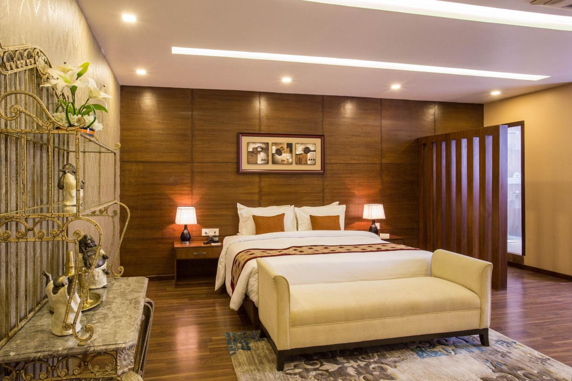 Yatri Suites And Spa Κατμαντού Δωμάτιο φωτογραφία